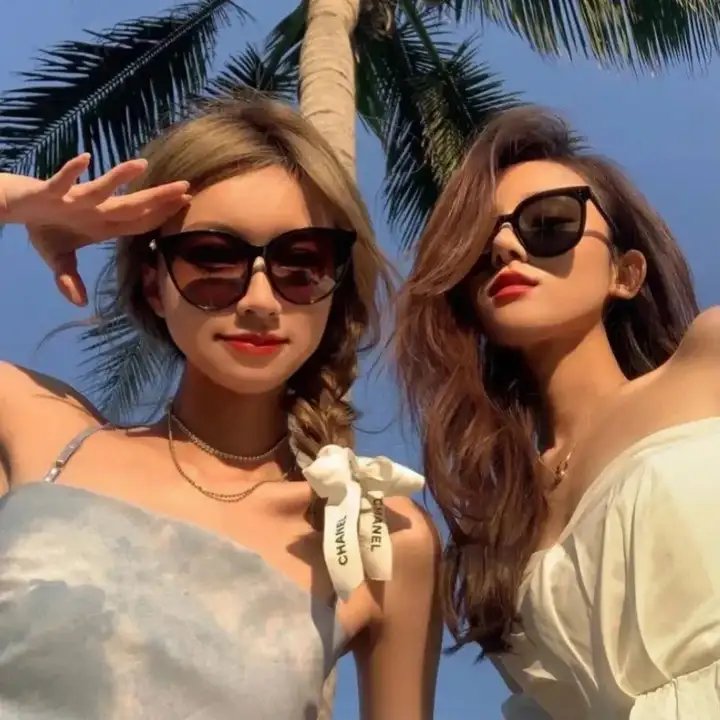 贬妻为妾十万铁骑跪接我登基